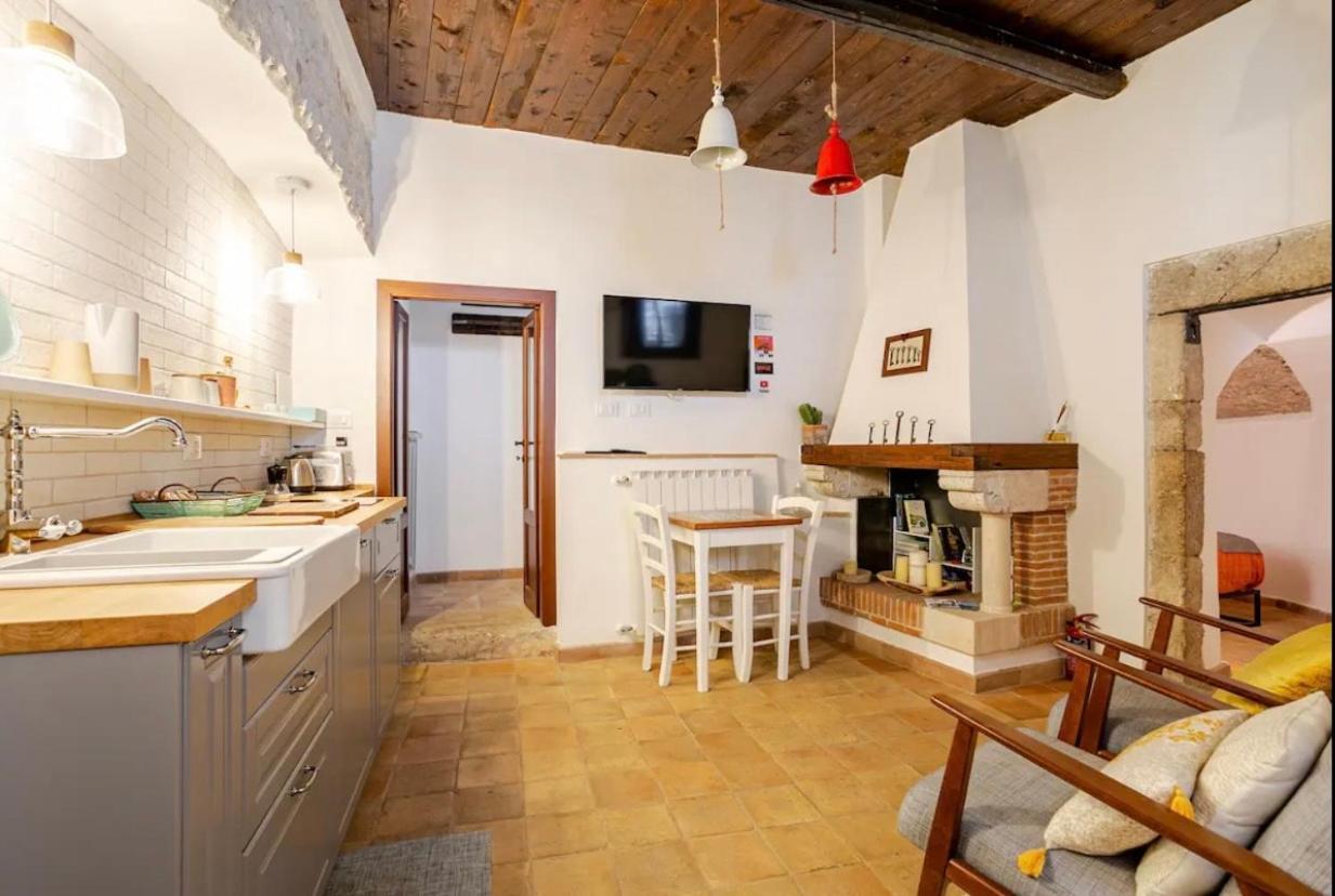 Aurora Medieval House Sermoneta Luaran gambar